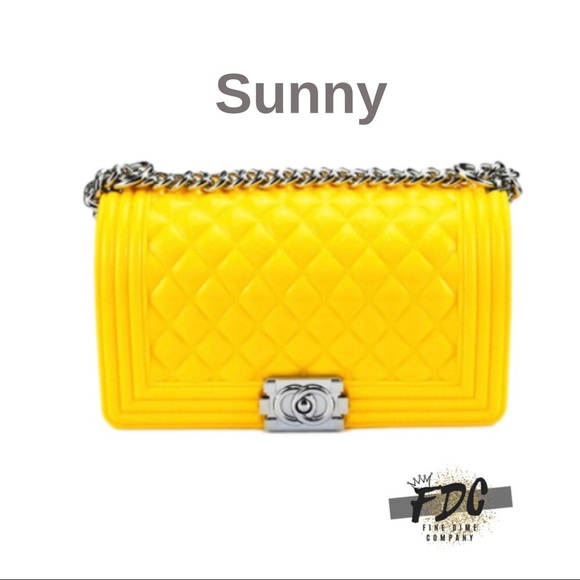 YELLOW PURSE - Picture 1 of 1